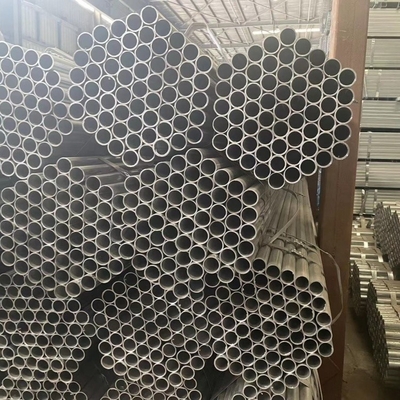 Tubo de aço galvanizado Tubo de aço Gi Tubo redondo Espessura da parede 0,5-60 mm Certificado API Tubo de aço galvanizado soldado de 4 polegadas
