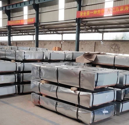 Largura personalizável G550 0,2 mm 0,4 mm 0,5 mm Chapa de metal polida Chapa de aço galvanizado ondulado Chapa de telhado de telhas