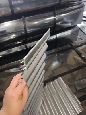 Folhas de ferro de qualidade para telhado Galvalume corrugado 0.2MM 0.3MM 0.44MM Folha de alumínio de zinco para edifícios residenciais/comerciais