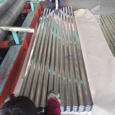 Alta resistência Spangle Regular Galvanizado 0,5 Roof Sheet Roll para 600-1250mm Largura Roofing de Metal corrugado