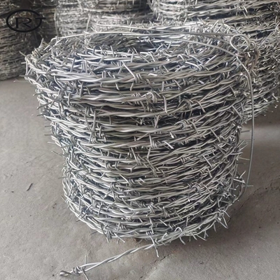 Anticorrosivo e resistente à ferrugem 12 -15 Arame farpado de aço com baixo teor de carbono com 360-1000 mm de diâmetro de bobina