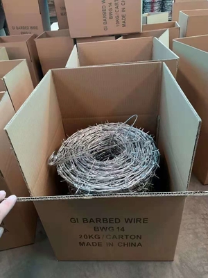 Grande proteção garantida galvanizado fio de aço duplo anel de barbear cerca de arame farpado para reprodução em estrada fronteira pastagem