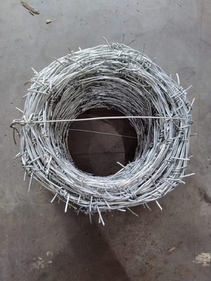 Comprimento da barra 1,5 cm-3,0 cm fio de ferro PVC revestido ou galvanizado fio de barbear Concertina com alta resistência à tração