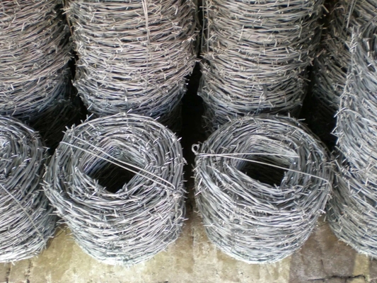Comprimento da barra 1,5 cm-3,0 cm fio de ferro PVC revestido ou galvanizado fio de barbear Concertina com alta resistência à tração