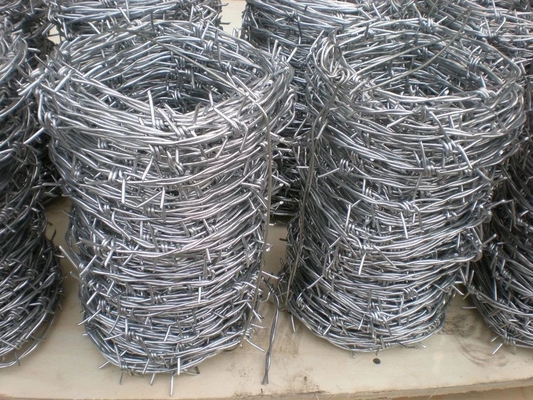 Comprimento da barra 1,5 cm-3,0 cm fio de ferro PVC revestido ou galvanizado fio de barbear Concertina com alta resistência à tração