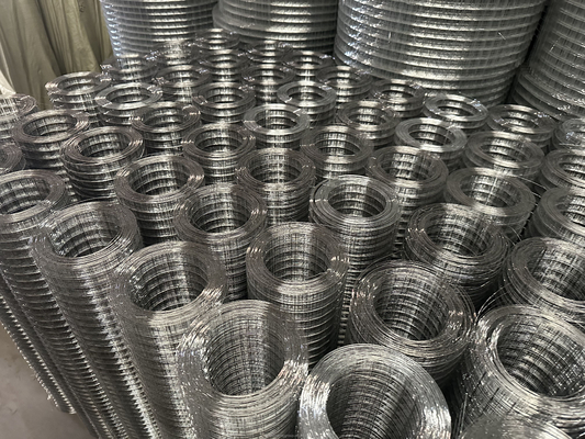 Fios de aço galvanizados Feito a partir de malha de aço de aço de aço de aço de aço de aço de aço com forma de buraco quadrado galvanizado a quente revestimento de PVC