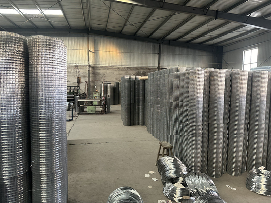 Fios de aço galvanizados Feito a partir de malha de aço de aço de aço de aço de aço de aço de aço com forma de buraco quadrado galvanizado a quente revestimento de PVC