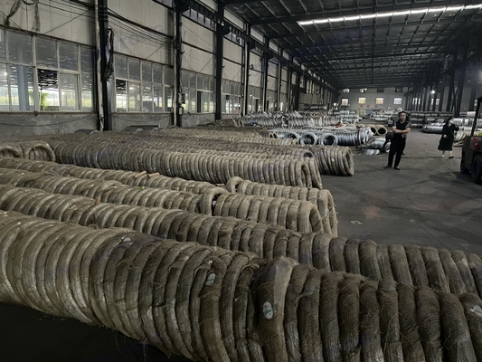 Superfície preta 0,7 mm 0,8 mm 1,2 mm 1,6 mm 1,8 mm 2 mm Diâmetro galvanizado a quente de aço leve MS GI Wire