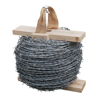 Arame farpado por rolo 50kg Arame farpado Venda direta comprimento de barbeira 15mm-30mm