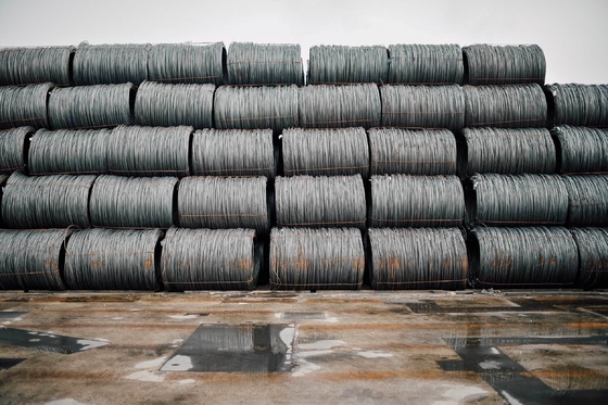 SAE1008 SAE1020 Rodas de arame de aço carbono Q195/Q235 Arame desenhado de grau para durabilidade e versatilidade em várias aplicações