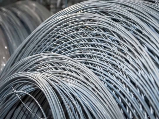 SAE1008 SAE1020 Rodas de arame de aço carbono Q195/Q235 Arame desenhado de grau para durabilidade e versatilidade em várias aplicações