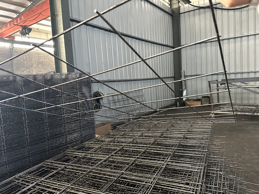 Tela de aço galvanizado em rolo Grelha de proteção de fio de malha flexível Corda de construção padrão Soldadura Corte de dobra Punção