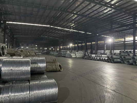 350-550N/mm2 Resistência à tração 0,7mm 0,8mm 1,2mm 1,6mm 1,8mm 2mm Diâmetro galvanizado a quente de aço leve MS GI fio para malha