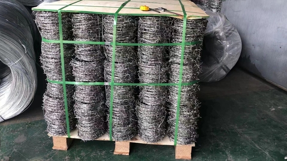 Arame farpado galvanizado, bobina de arame farpado, tipo raspador cruzado, venda a retalho por rolo, peso por metro 50 kg