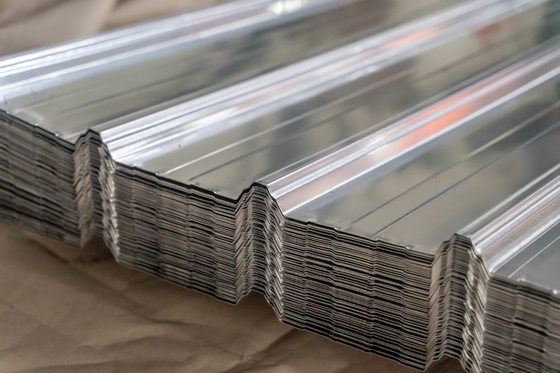 Dx51d Chapa corrugada galvanizada GI Chapa de telhado corrugada para aplicações arquitetônicas