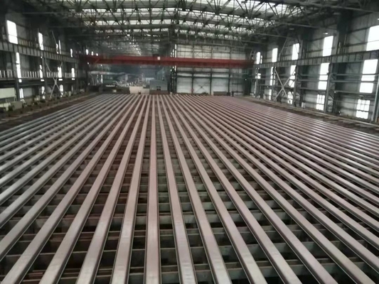 Porto de carregamento de Tianjin Qingdao Ferro galvanizado U-Beam U-Channel Ferro estrutural C-Channel para telhado