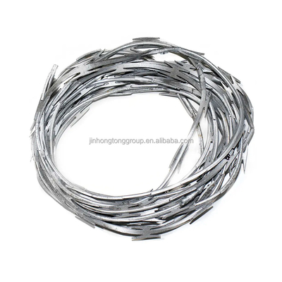Proteção de isolamento rodoviário Anti-climb Soldado Blade Razor Wire Fence com 900mm bobina e 7,5cm-15cm Barb Distância