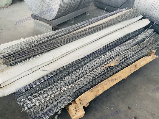 Galvanizado a quente 500m Double Strand Razor Barbed Wire Barricada de arame farpado de alta resistência à tração