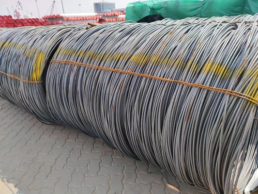 Barras de aço reforçadas por fios de parafuso acessíveis para construção durável Comprimento de customization do cliente Tolerância ± 1%