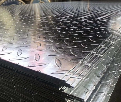 Chapa Q235 MS Chapa de aço de diamante Chapa de aço de carbono leve/Chapa de aço a quadros A36 HR/Chapa desenhada com tolerância ±1%