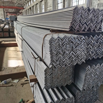 Estrutura de engenharia laminada a quente ASTM A36 SS400 S235JR S345JR Carbon Angel Steel Profile Bares de aço com ângulo igual ou desigual para construção