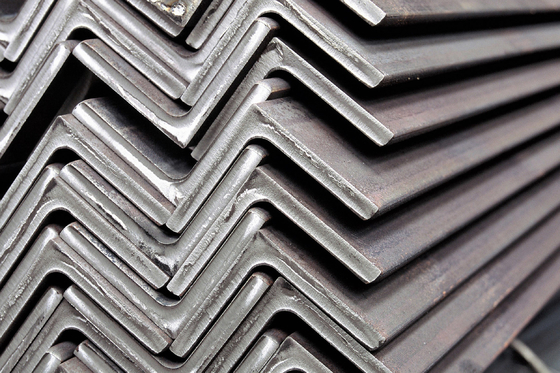 ASTM Standard Processing Drilling Equal Angle Steel Bar para S235JR-S335JR série 3-24 mm espessura
