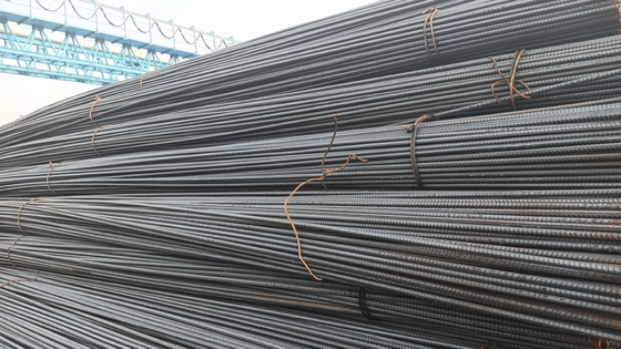 Rebarras de aço carbono de alto nível HRB400/500 ASTM A615 BS4449 para projetos de construção de edifícios comerciais