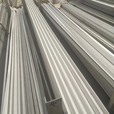 Barras de ângulo de aço inoxidável de saída Ferro por kg 0,3 mm a 3,0 mm igual L ângulo SS Bar com buraco para seus projetos de construção