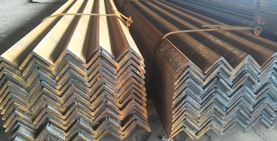 30*30*3 40*40*4 aço galvanizado de carbono com ângulo igual ferro em forma de L barra de ângulo de aço leve para construção de edifícios e torre