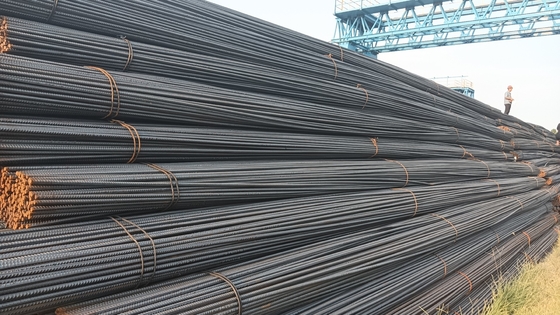 HRB400/500 ASTM A615 BS4449 Rebars de aço carbono AiSi padrão para edifícios comerciais confiáveis pelos profissionais da construção