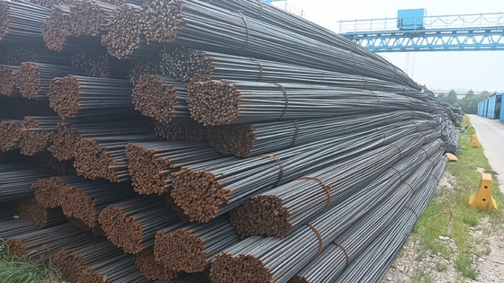 Rebarras de aço carbono de alto nível HRB400/500 ASTM A615 BS4449 para edifícios comerciais comprimento 8M