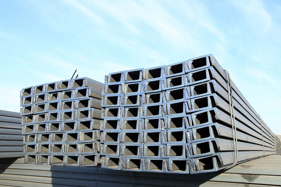 2024 Canais de aço galvanizados estruturais sob medida em forma de U para edifícios comerciais não perfurados