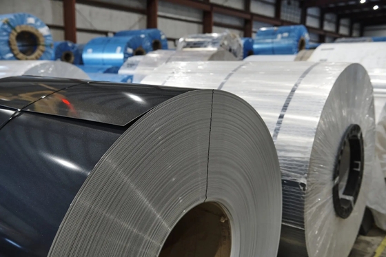 As placas de bobina de alumínio pintadas de grau 1100, 5005, 6061, de 0,1 mm a 0,8 mm de espessura, com preços de fornecedores por tonelada, estão disponíveis.