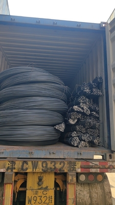 Barras de aço deformadas HRB400 fabricadas em fábrica, de tamanhos de 12 mm e 16 mm, ideais para reforço de projetos de construção