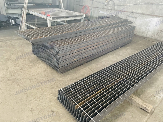 Venda a quente Grelha de aço galvanizado Grelha de aço em forma de diamante Grelha de aço soldada Grates de aço certificada Soldadura