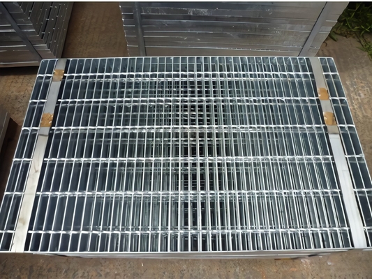 Alto padrão anti-corrosão Q235 25mm 30mm 35mm 45mm Materiais de construção Grelhas de aço galvanizado
