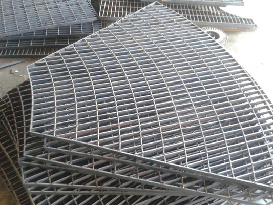 Alto padrão anti-corrosão Q235 25mm 30mm 35mm 45mm Materiais de construção Grelhas de aço galvanizado