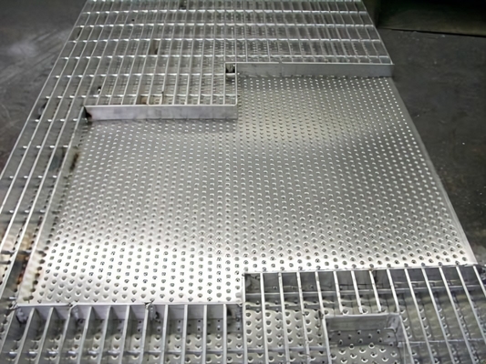 China fabricante G316 aço inoxidável cúpula grades de piso dreno 30MM aço inoxidável grades de piso de ferro fundido