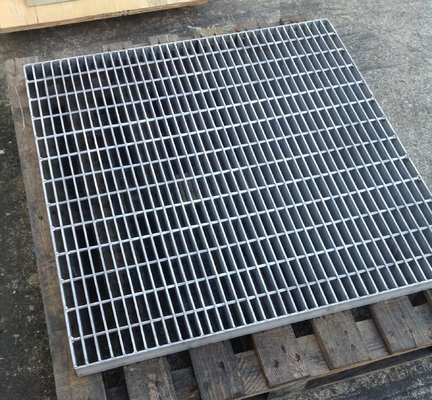 Fábrica por atacado Grelha redonda de aço leve revestida de cor 1m x 1m Grelha de aço galvanizado