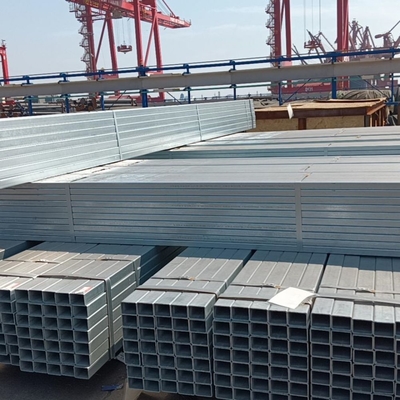 Tubos quadrados 50x50mm Tubos de ferro retangulares pretos 1,8 mm Espessura Tubos quadrados galvanizados a quente
