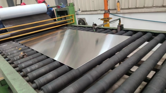 Placas e chapas de aço inoxidável: 2B, 201, J1, J2, 304, 304L, 316, 321 ideais para superfícies planas, construção e telas sensíveis ao toque