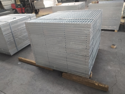 ASTM GB Menisco Superfície Grelha de Aço Galvanizado Pressão Soldada 30x30 Barras de Aço Galvanizadas