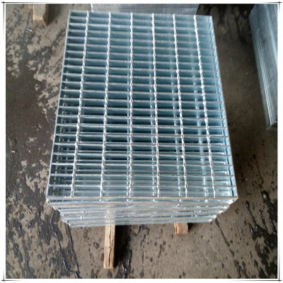 Plataforma de grelha de aço galvanizado a quente para uso industrial Grelha de cobertura de drenagem de aço exterior Grelha